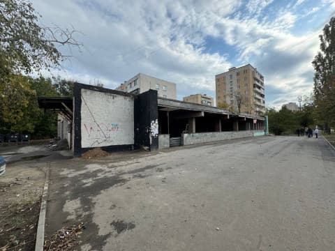 Здание в центре Мариуполя