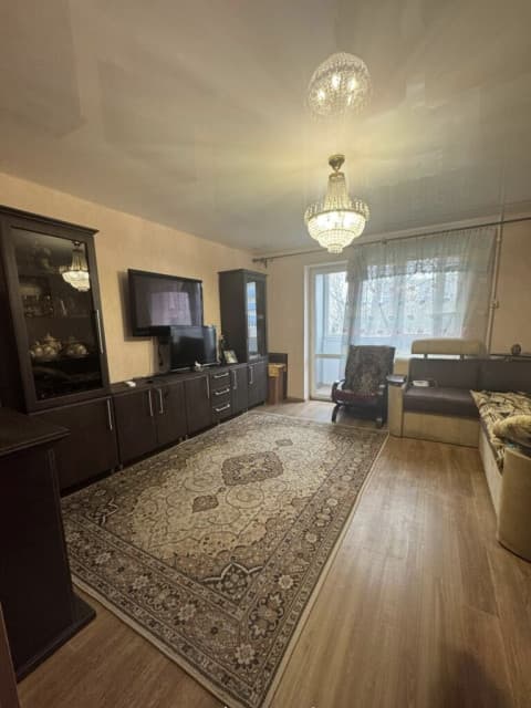 Купить четырехкомнатную квартиру в левобережном р-не