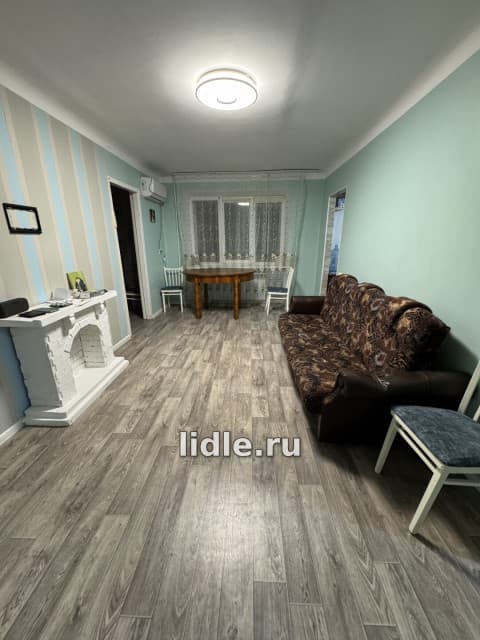 Продается трехкомнатная квартира в Приморском районе
